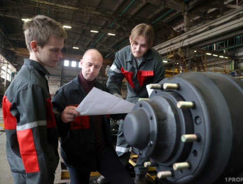В СОСТАВЕ СТУДОТРЯДА ИЛИ САМОСТОЯТЕЛЬНОЕ ТРУДОУСТРОЙСТВО: ГДЕ МОЛОДЕЖЬ МОЖЕТ ПОРАБОТАТЬ ЛЕТОМ?