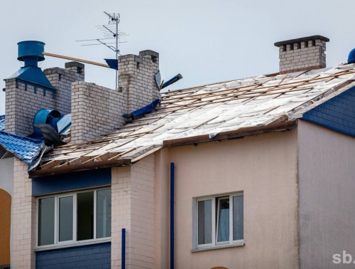 В Гродно профсоюз здравоохранения оказывает помощь в случаях, когда жилье медиков страдает от стихии, пишет SB.BY