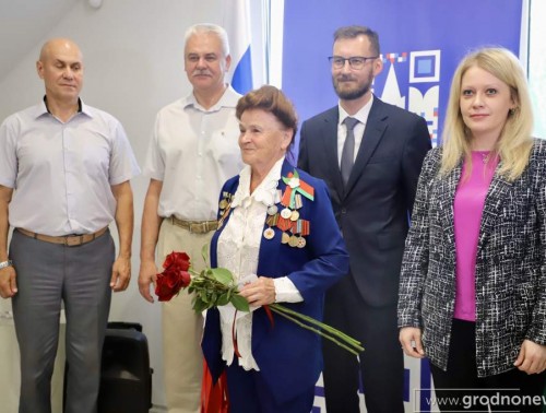 Ветераны гродненского здравоохранения в числе награжденных почетными знаками «В честь 80-летия освобождения Ленинграда от фашистской блокады»