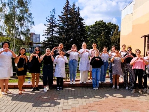 Коллектив детской поликлиники города Гродно присоединился к челленджу «Беларусь – это МЫ»