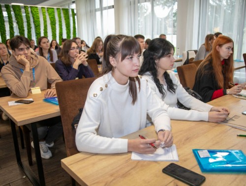 ЗА ЗНАНИЯМИ – В ЛОГОЙСК: КУРСЫ МОЛОДЕЖНОГО ПРОФАКТИВА СТАНОВЯТСЯ ЕЩЕ ПОПУЛЯРНЕЕ 