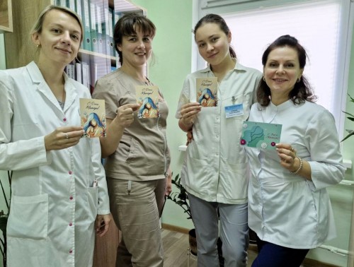 Тысячи поздравительных открыток отправят своим родителям медицинские работники Гродненской области