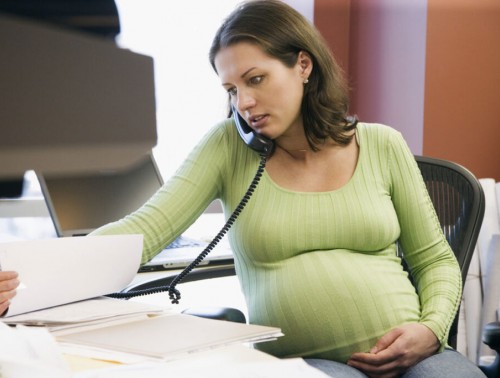 БУДУЩИМ МАМАМ НА ЗАМЕТКУ: КАКИЕ ГАРАНТИИ ПРЕДОСТАВЛЯЮТ В БЕЛАРУСИ РАБОТАЮЩИМ БЕРЕМЕННЫМ ЖЕНЩИНАМ  