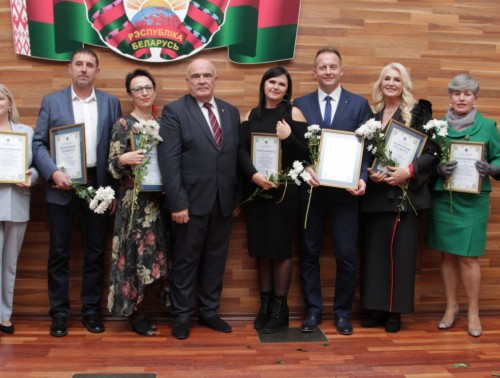 Председатель областного профсоюза здравоохранения Владислав Голяк вручил награды работникам Гродненской университетской клиники