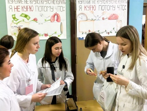 В Международный день отказа от курения учащиеся Гродненского медколледжа назвали сто и одну причину, почему не стоит курить