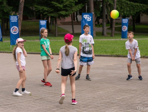 УДЕШЕВЛЕННЫЕ ПУТЕВКИ В ОЗДОРОВИТЕЛЬНЫЕ ЛАГЕРЯ ПОЛУЧИЛИ ПОЧТИ 65,5 ТЫС. ДЕТЕЙ РАБОТНИКОВ – ЧЛЕНОВ ПРОФСОЮЗОВ