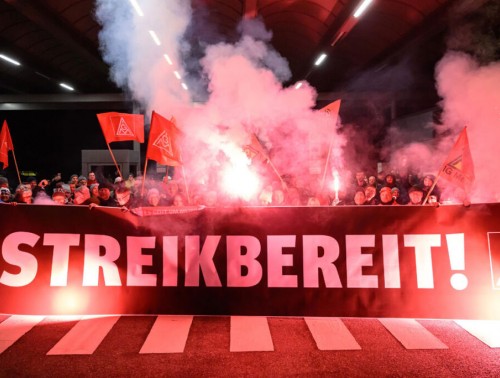 ПО ПРИЗЫВУ ПРОФСОЮЗА НА ЗАВОДАХ «ФОЛЬКСВАГЕН» В ГЕРМАНИИ НАЧАЛИСЬ ЗАБАСТОВКИ