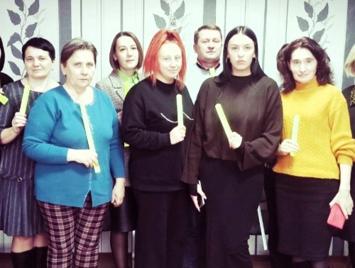 В Зельвенском районном ЦГЭ профком приобрел фликеры для каждого члена профсоюза