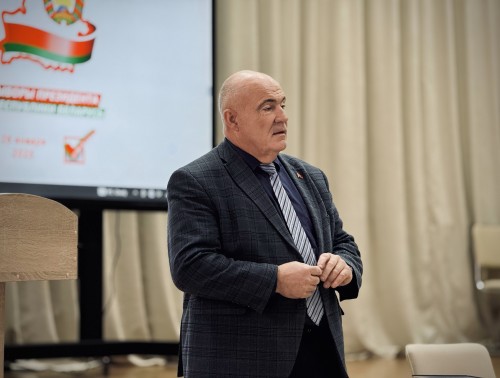 На встрече с коллективом Слонимской ЦРБ Владислав Голяк озвучил основные тезисы VIII съезда Белорусского профсоюза работников здравоохранения