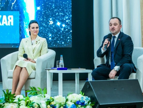 В ПРОФСОЮЗНОМ УНИВЕРСИТЕТЕ «МИТСО» ПРОШЛА ВСТРЕЧА С ПЕРВОЙ БЕЛОРУССКОЙ ЖЕНЩИНОЙ-КОСМОНАВТОМ. ЧТО ВОЛНОВАЛО СТУДЕНТОВ?  