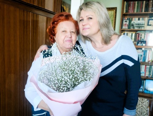 Ветеран детской поликлиники Гродно Ольга Коняева бережно хранит иконы из блокадного Ленинграда