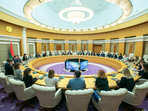 КАКИЕ ИДЕИ ОБЪЕДИНЯЮТ МОЛОДЫХ МЕДИКОВ И ЧЕГО ОНИ ЖДУТ ОТ ПРОФДВИЖЕНИЯ?