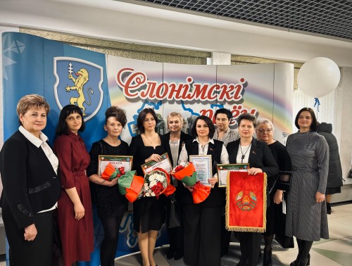 Слоним чествует лучших: медики получили заслуженные награды к 85-летию района