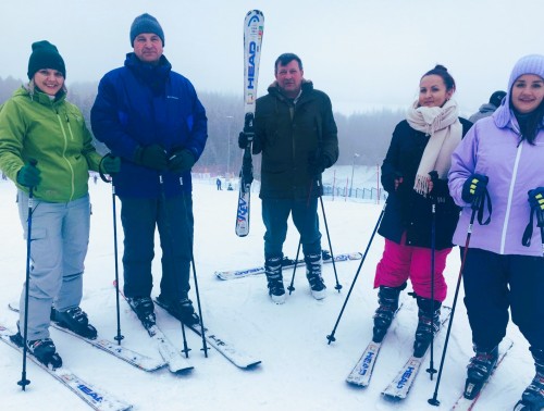 Работники Гродненского перинатального центра «перезагрузились» в горнолыжном центре «Силичи»