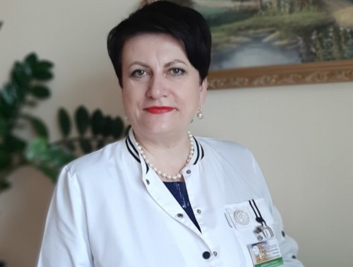 Елена Соколовская, старшая акушерка из перинатального центра, – лауреат отраслевой премии в области охраны труда в номинации «Наставник молодежи»