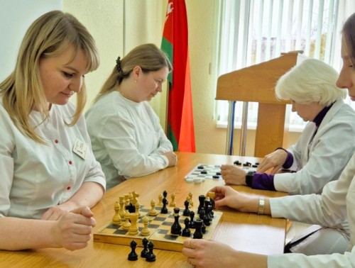 В медицинских коллективах Гродненской области проходят отборочные соревнования по шашкам и шахматам