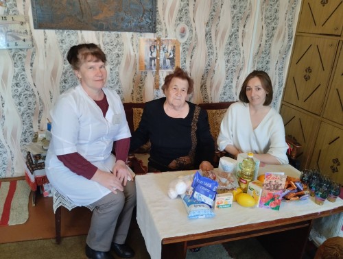Ошмянские медики навестили Марию Селядцову, которая в детстве познала ужасы концентрационных лагерей