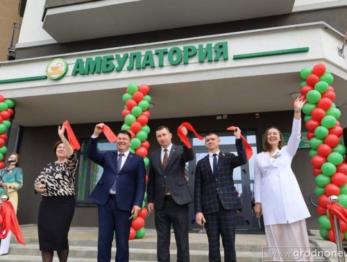 Гродненский областной профсоюз здравоохранения подарил на открытие новой амбулатории в Грандичах оргтехнику