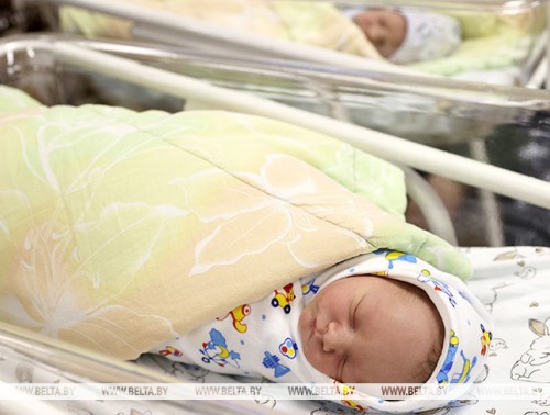 В БЕЛАРУСИ ПЛАНИРУЮТ ОПЛАЧИВАТЬ ОТПУСК ДЛЯ ОТЦОВ ПРИ РОЖДЕНИИ РЕБЕНКА