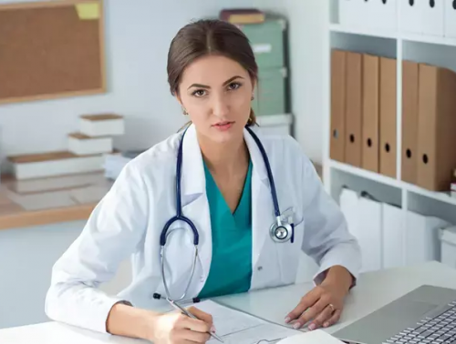 ИЗ-ЗА РЕЖИМА РАБОТЫ МАМА НЕ УСПЕВАЕТ ЗАБРАТЬ РЕБЕНКА ИЗ САДА — ДОЛЖЕН ЛИ НАНИМАТЕЛЬ ПОЙТИ НАВСТРЕЧУ?