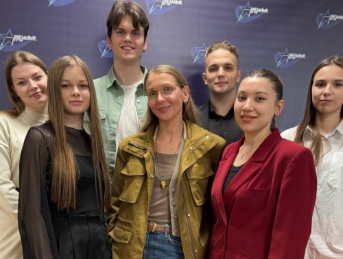 Студентки Гродненского медуниверситета Екатерина Лукашевич и Нигина Олимова прошли в команду Евгения Олейника на шоу «Звездный путь»