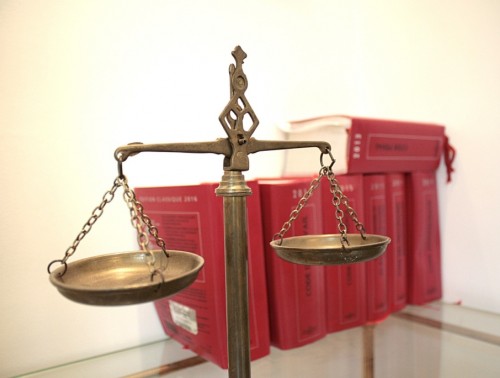 БОЛЕЕ 230 ТЫСЯЧ РУБ. НЕДОПЛАТИЛ НАНИМАТЕЛЬ СВОИМ РАБОТНИКАМ. В СИТУАЦИИ РАЗОБРАЛСЯ ПРОФСОЮЗНЫЙ ЮРИСТ