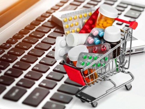 В МИНЗДРАВЕ НАПОМНИЛИ, ПОЧЕМУ ОПАСНО ПОКУПАТЬ ЛЕКАРСТВА ЧЕРЕЗ ИНТЕРНЕТ-ПЛАТФОРМЫ