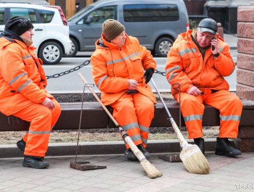 «БОТИНКИ-ТО НЕ МОЕГО РАЗМЕРА!» С КУРЬЕЗНОЙ СИТУАЦИЕЙ ПРИШЛОСЬ РАЗБИРАТЬСЯ ПРОФСОЮЗУ