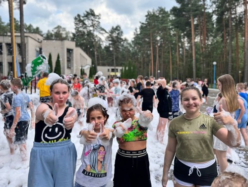 Сорок детей слонимских медиков провели незабываемые дни в живописном оздоровительном лагере «Лесной»