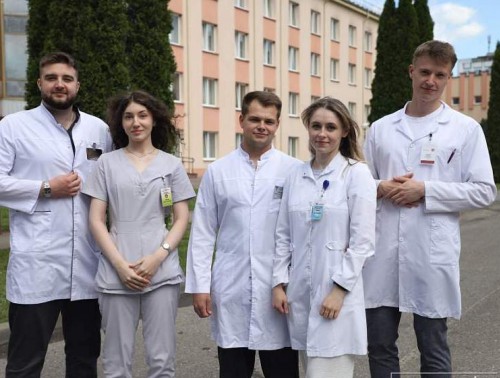Председатель Гродненской областной организации Белорусского профсоюза работников здравоохранения Владислав Голяк рассказал о поддержке молодых медиков