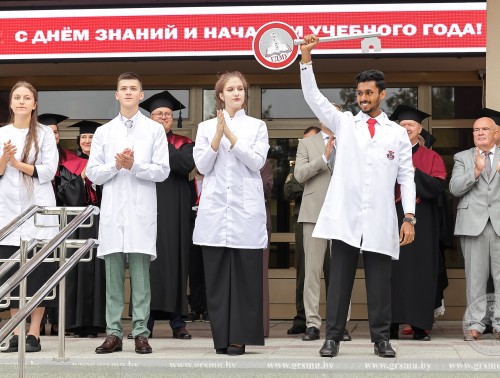 «Через шесть лет хочу увидеть вас здесь снова – но уже с дипломами в руках» – Владислав Голяк первокурсникам ГрГМУ