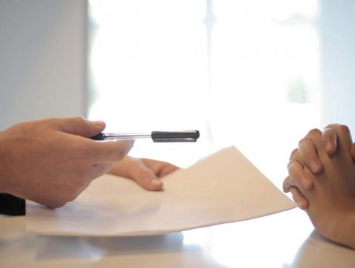 ДОЛЖЕН ЛИ НАНИМАТЕЛЬ СОХРАНИТЬ СРЕДНИЙ ЗАРАБОТОК РАБОТНИКУ, КОТОРЫЙ ПРОШЕЛ ДИСПАНСЕРИЗАЦИЮ В СВОЙ ВЫХОДНОЙ ДЕНЬ?