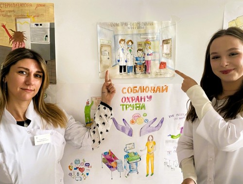 Помощник врача Анастасия Радионик – победитель конкурса плакатов в центральной поликлинике Гродно
