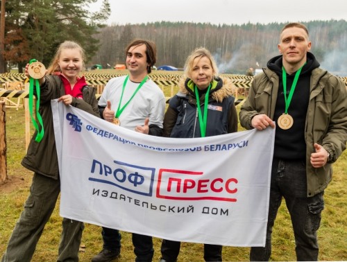 ПРОФСОЮЗНЫЕ ЖУРНАЛИСТЫ ПРИНЯЛИ УЧАСТИЕ В V ЧЕМПИОНАТЕ БЕЛАРУСИ ПО КОЛКЕ ДРОВ СРЕДИ СМИ