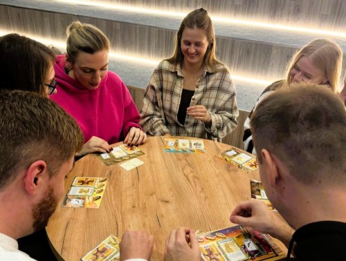 В Островце медики и энергетики объединились за игровым столом