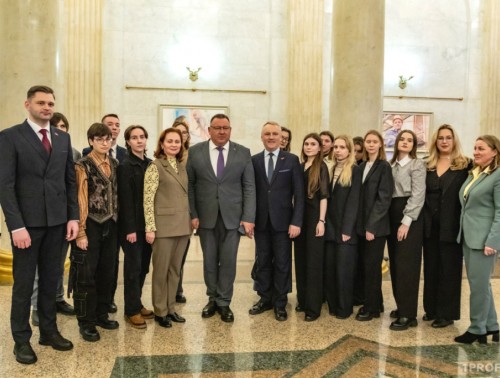 «ХОЧУ СПАСАТЬ ЛЮДЕЙ»: ЛУЧШИМ СТУДЕНТАМ-МЕДИКАМ ВРУЧИЛИ ИМЕННЫЕ СТИПЕНДИИ ОТ ПРОФСОЮЗА  