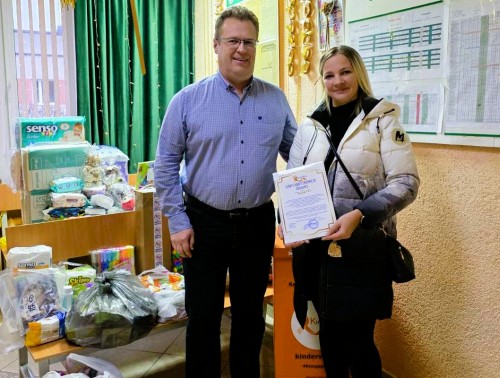 В Гродно сотрудники скорой помощи организовали сбор игрушек и средств гигиены для детей с онкологией