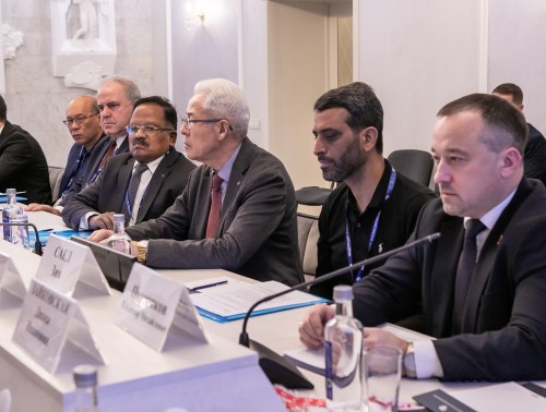 ЗАЩИТИТЬ ПРАВА ЛЮДЕЙ И СОЗДАТЬ УСЛОВИЯ ДЛЯ РАЗВИТИЯ СТРАН. ФПБ ПРОВЕЛА МЕЖДУНАРОДНЫЙ ФОРУМ