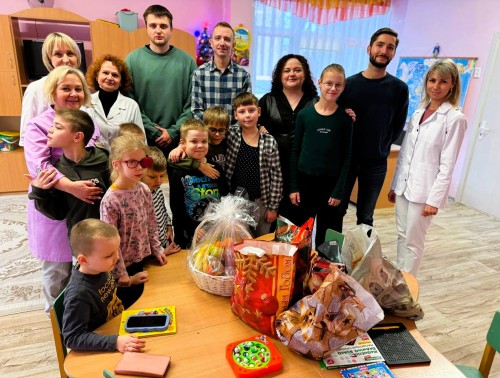 Молодые медики посетили с благотворительной миссией областной центр медреабилитации детей-инвалидов