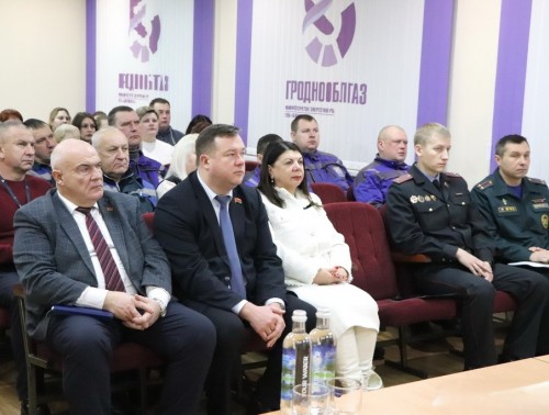 Владислав Голяк встретился с трудовыми коллективами Берестовицкого района газоснабжения и районной ветеринарной станции