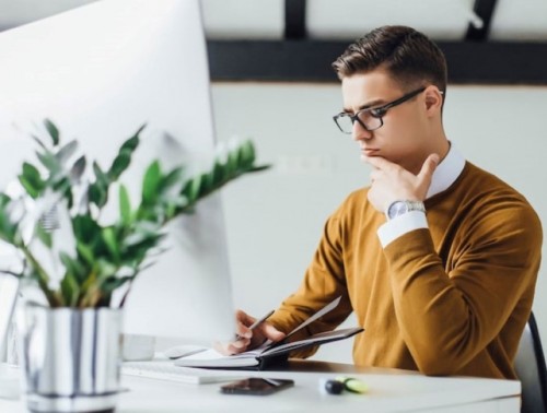 ОБЯЗАН ЛИ РАБОТНИК УВЕДОМИТЬ НАНИМАТЕЛЯ О РАБОТЕ В ДРУГОЙ ОРГАНИЗАЦИИ ПО СОВМЕСТИТЕЛЬСТВУ? ОТВЕЧАЕТ ПРОФСОЮЗНЫЙ ЮРИСТ 