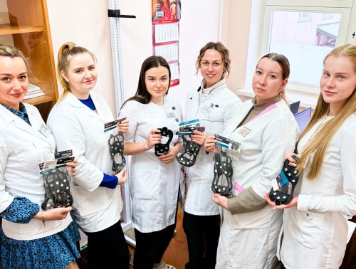 Профком Гродненской поликлиники №5 закупил для работников ледоступы