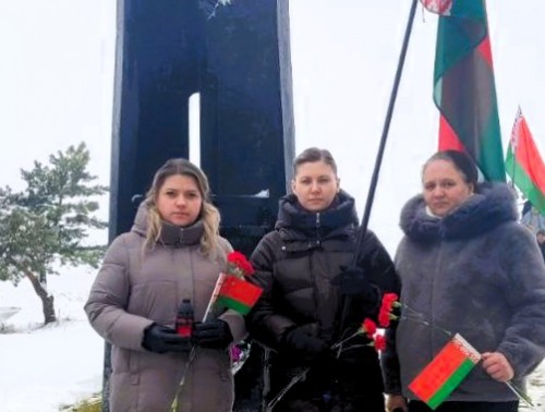 27 января, День памяти жертв Холокоста, кореличские медики провели у памятника в урочище Яблоновщина