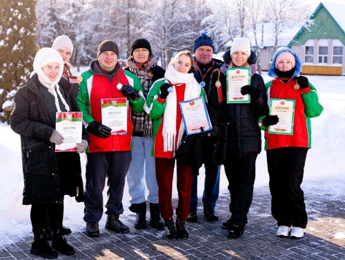 Семь призовых мест: кореличские медики произвели фурор на районной лыжне