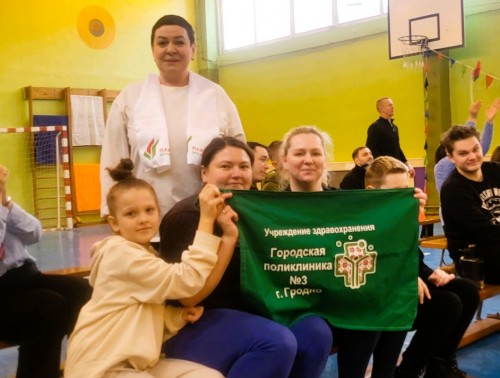 Женская волейбольная команда 3-й поликлиники Гродно провела дружеский матч с педагогами