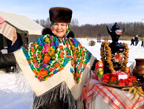 Угощали блинами и жгли чучело... Медицинские коллективы Гродненщины приняли участие в проводах зимы. Красочные снимки в нашей фотоленте