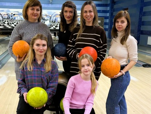 В 5-й поликлинике Гродно череда торжеств к 8 Марта стартовала с турнира по боулингу 