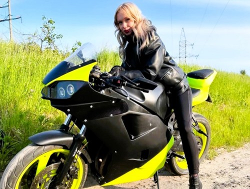 Медсестра, танцовщица, байкерша: три увлечения Маргариты Бабоновой