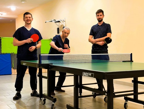 Профком Островецкой ЦРКБ порадовал коллектив новеньким теннисным столом 