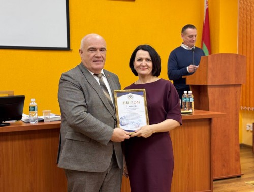 В Гродно профсоюз здравоохранения наградил победителей конкурсов по охране труда и спорту